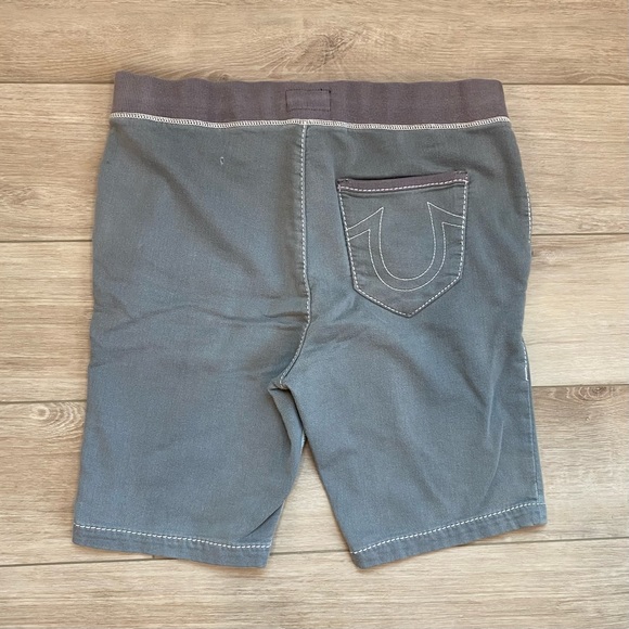 True Religion Casual Sweat Shorts Adult Size Medium ( Tiny Hole ) - Picture 2 of 5